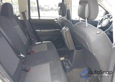 2014 Jeep Compass Sport z USA, uszkodzony, nr VIN 1C4NJCBA0ED727861